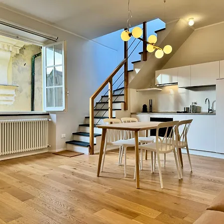 Lusso Dei Rolli Attico Pellicceria Con Terrazzo *