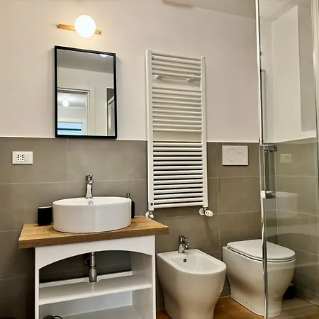 Lusso Dei Rolli Attico Pellicceria Con Terrazzo *