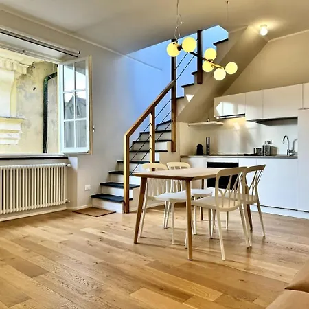 Lusso Dei Rolli Attico Pellicceria Con Terrazzo
