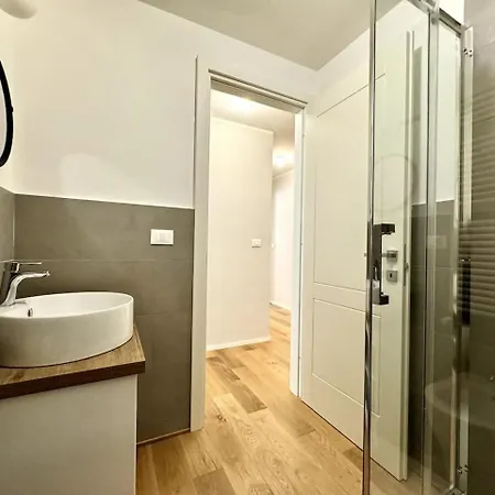Lusso Dei Rolli Attico Pellicceria Con Terrazzo * Gênes
