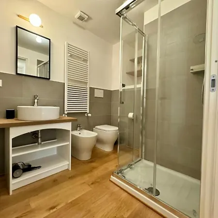 Lusso Dei Rolli Attico Pellicceria Con Terrazzo *