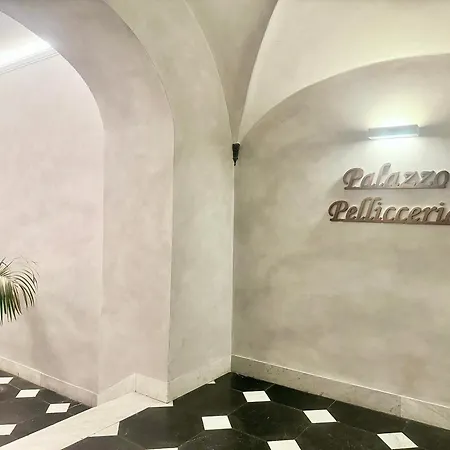 Lusso Dei Rolli Attico Pellicceria Con Terrazzo