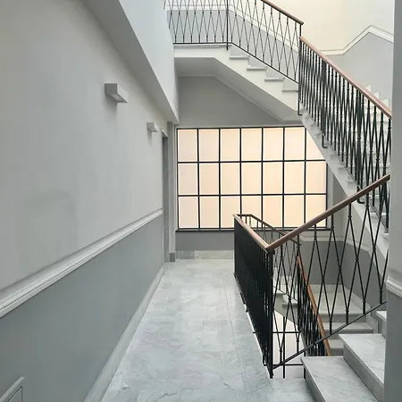 Lusso Dei Rolli Attico Pellicceria Con Terrazzo * Cenova