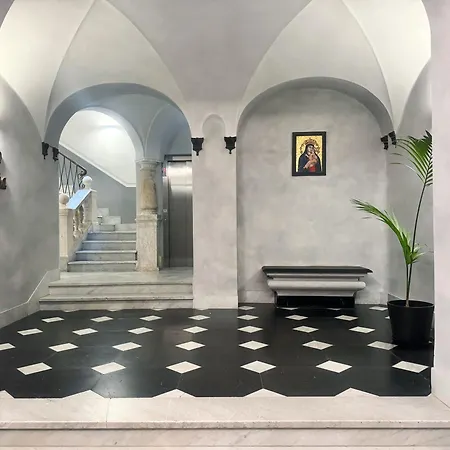 Lusso Dei Rolli Attico Pellicceria Con Terrazzo Daire