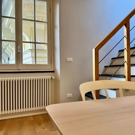 Daire Lusso Dei Rolli Attico Pellicceria Con Terrazzo Cenova