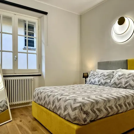 Daire Lusso Dei Rolli Attico Pellicceria Con Terrazzo